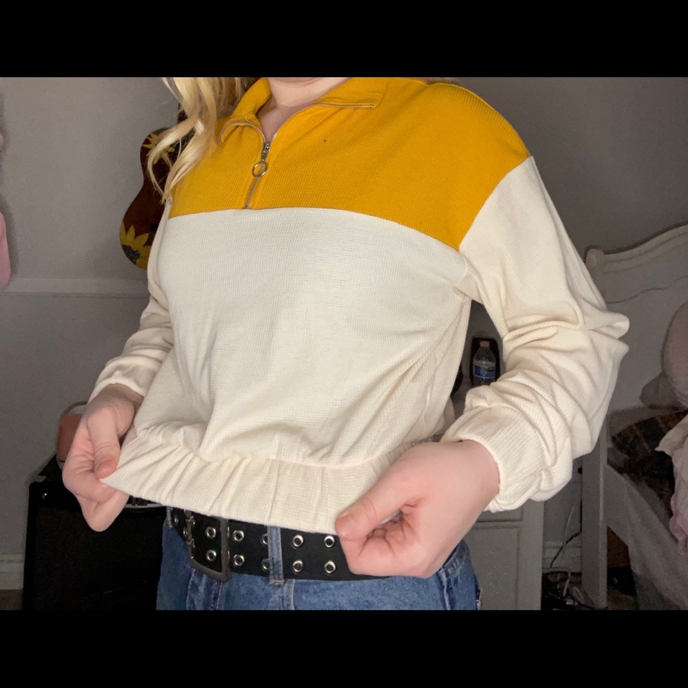 Yellow Gold and Creme cropped zip up sweater